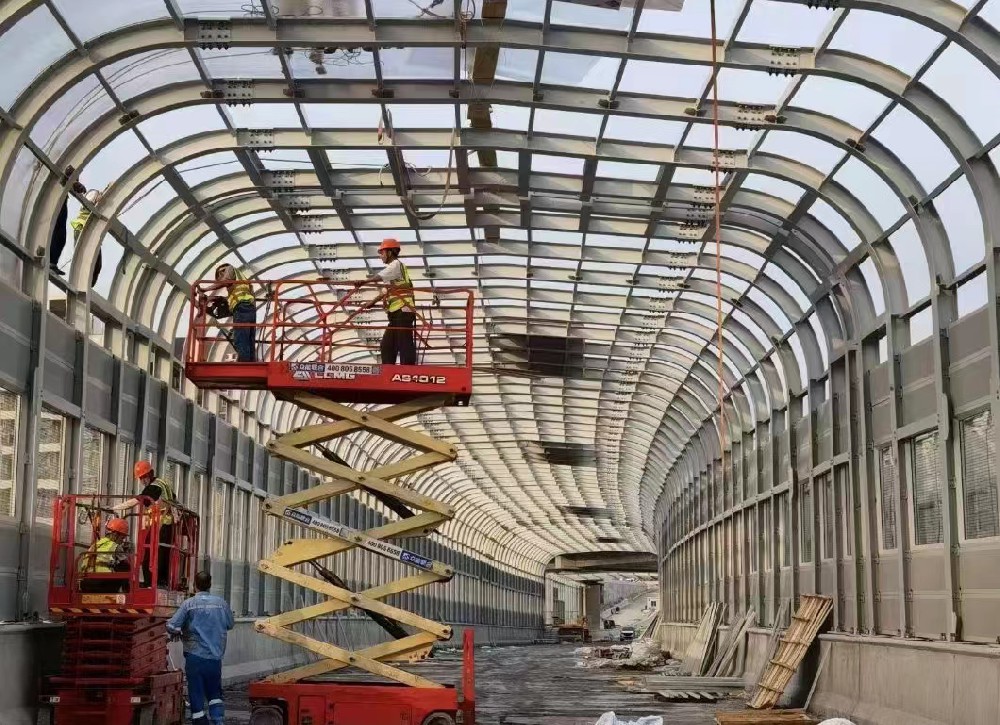 橋梁全封閉聲屏障工程鋼構