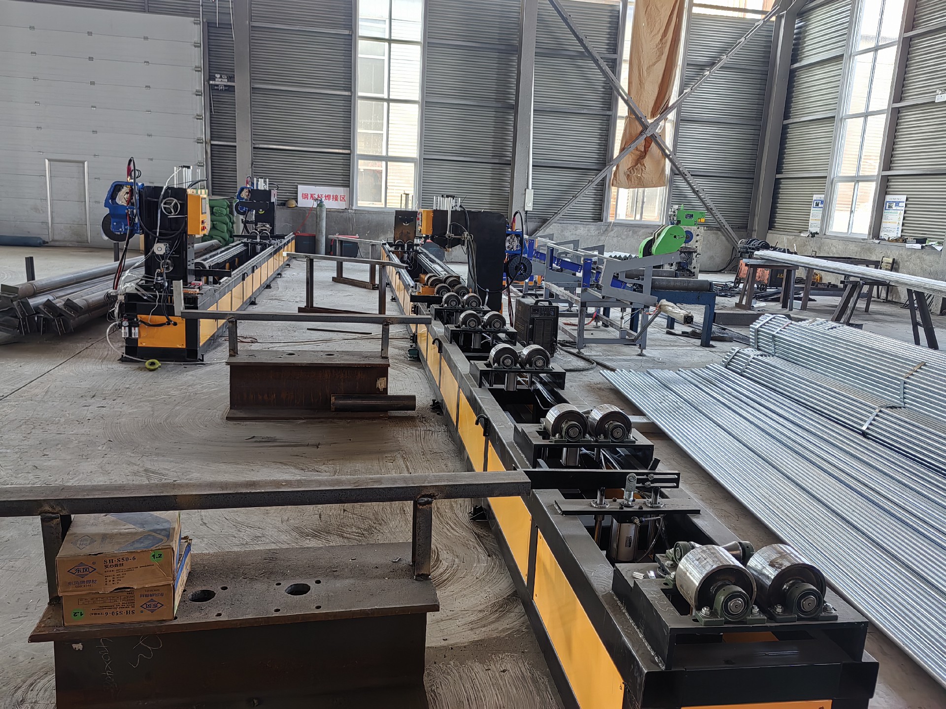 衡水鋼結(jié)構(gòu)廠家鋼構(gòu)鋼系桿自動(dòng)化焊接 自動(dòng)焊 13131801767.jpg