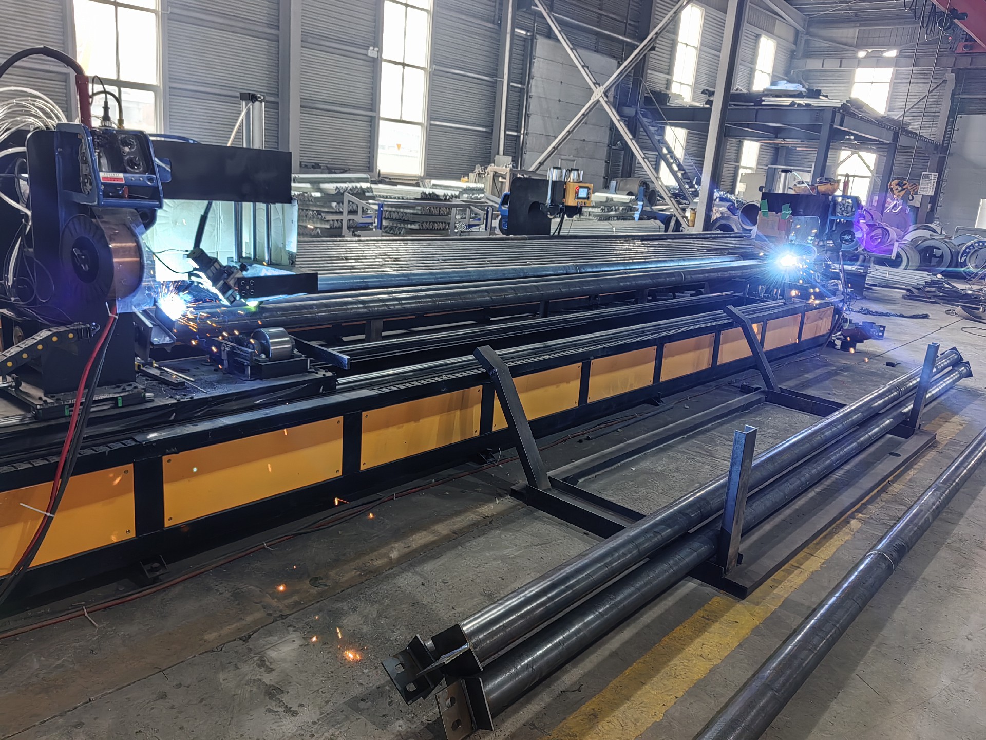 衡水金鼎鋼構，廠房鋼結構加工廠，鋼管自動焊接